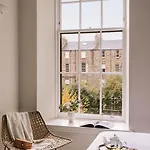 Thistle Royal Garden 4*