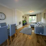 Two Bd House With Private Parking * Edinburg