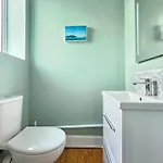 2-bedroom Apartment *