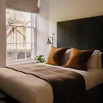 アパートホテル 33 Castle Terrace 4*
