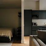 33 Castle Terrace 4*