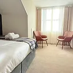 Gasthuis Armadillo Guest House- Adults Only *
