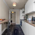 2 Bedroom In Edinburgh