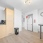 Lauriston 1 Bedroom -