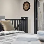 Free Parking | Sleeps 4 | 1 Bedroom | Great Area Apartamento