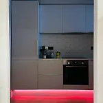 Stylish Loft With Patio Near Royal Mile Fits 4 Edinburgh