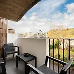 Two Double Bedroom On The Royal Mile Edinburgh