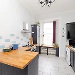 Chic And Stylish 2-bedroom Near Centre 公寓