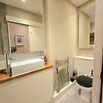 2 Bedroom Apt, 4 Beds, 3 Tv Near Fountain Park Διαμέρισμα Εδιμβούργο