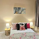 Διαμέρισμα 2 Bedroom Apt, 4 Beds, 3 Tv Near Fountain Park *
