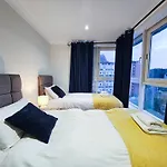 아파트 2-bedroom With Free Parking And Stunning Views