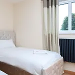 Appartement Luxurious Townhouse With Hot Tub