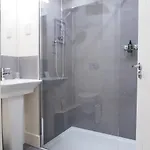 Stylish Mezzanine Loft In - Flat 5, Elgin House Apartmán Edinburgh