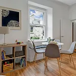Villa Stylish 2-bed Garden Edinburgh