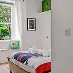 Stylish 2-bed Garden Villa *