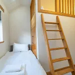 Family Friendly 3br Townhouse With 6 Beds And Parking Ferienhaus *