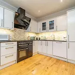Family Friendly 3br Townhouse With 6 Beds And Parking Ferienhaus Edinburgh