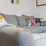Stylish 2-bed Garden *