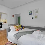 Stylish 2-bed Garden Villa
