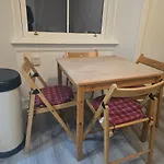 Comfy Semi-central Near Entertainment Park Apartamento *