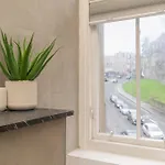 Charming 2-bed Flat Steps From The Royal Mile - Pass The Keys Apartman Edinburgh