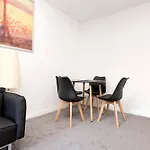 דירה Morningside 2-bedroom - Ground Floor *