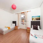 דירה Lovely 2 Bdrm