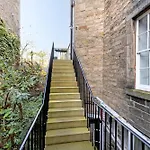 Luxury Family Flat In New Town *