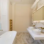 아파트 Dragon Luxury At Rutland Square 에든버러