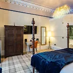 The Gifford 4*