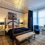 The Gifford 4*