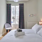 High Street - Modern Scandi Design In The Heart Of The Old Town! * Edinburgh