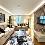 Modern 3 Bedroom Apartment, West End Διαμέρισμα *