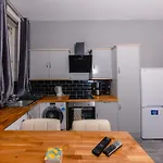 Relaxing 4 Bdrm Edimburgo