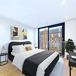 Stylish 2br In Quartermile Balcony & Garden View Apartament *