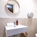 38 Bide Collective إدنبرة