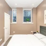 Morningside Private דירה