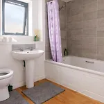 Anna Flat-spacious 2 Bed Flat With Free Parking And Quite Area Apartman *