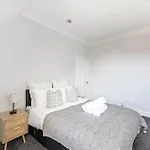 Bnbnova - 2br - West End - Near Castle Apartment Edinburgh