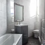 Beautiful Georgian New Town 2 Bed 아파트 *