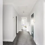 Apartment Bnbnova - 2br - West End - Near Castle