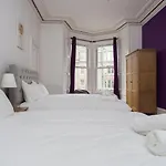 아파트 Lovely 3 Bdrm By Meadows