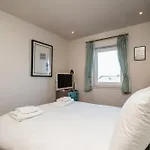 Bright Floor Haven Modern 2br In - Pass The Keys *