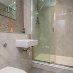 Bright Floor Haven Modern 2br In - Pass The Keys Διαμέρισμα *