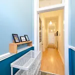Refined 2-bed Flat With Classic Charm Edinburgh