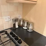 דירה Luxurious Victorian 3 Bed Flat In The Heart Of *