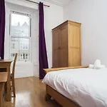 아파트 Lovely 3 Bdrm By Meadows *