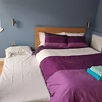 Habitación en casa particular The Retreat Edinburgh, 2-minute Walk To Bus Stop *