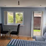 The Retreat Edinburgh, 2-minute Walk To Bus Stop *