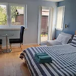 The Retreat Edinburgh, 2-minute Walk To Bus Stop *